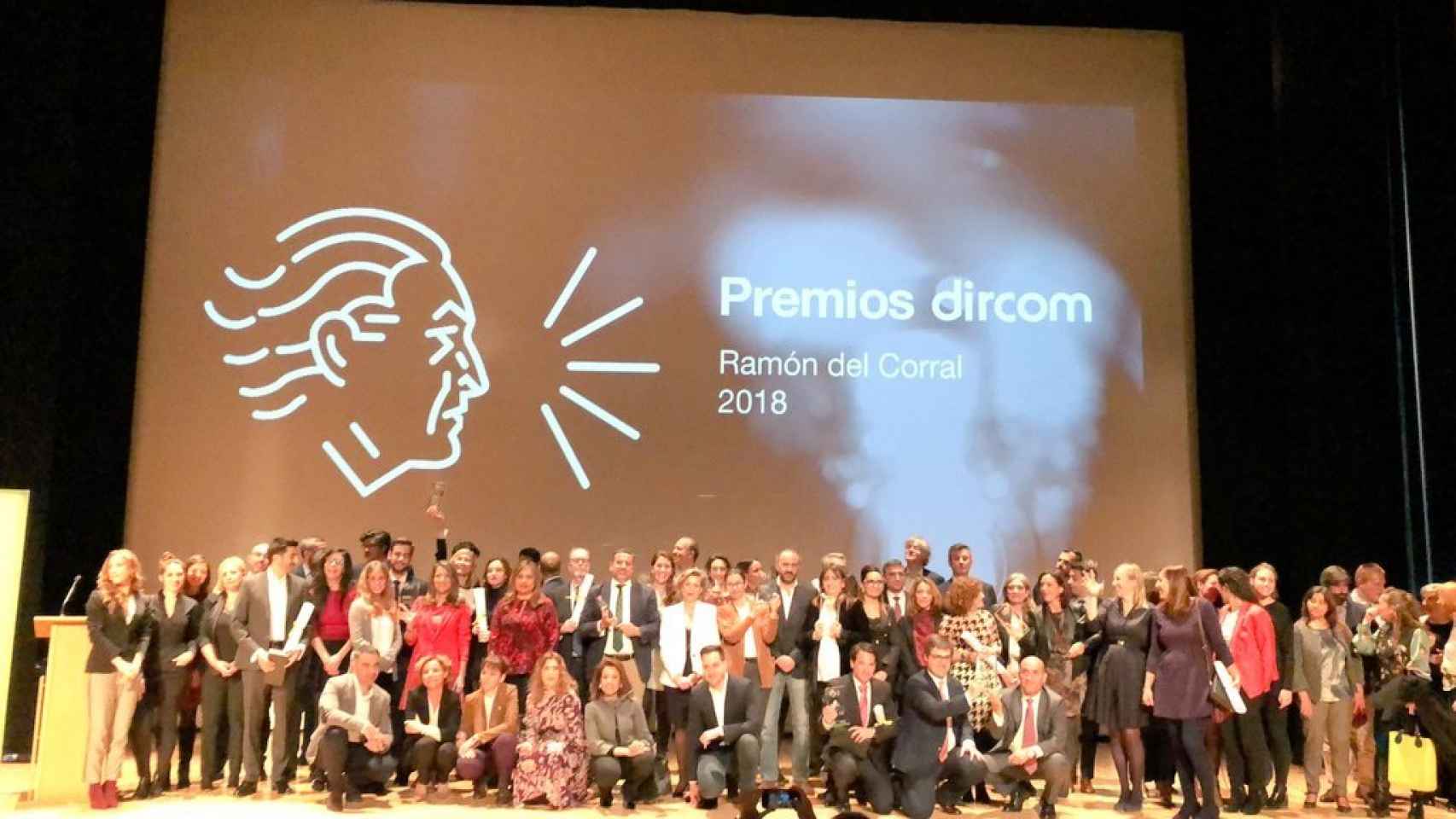 Foto de familia de los Premios Dircom 2018.