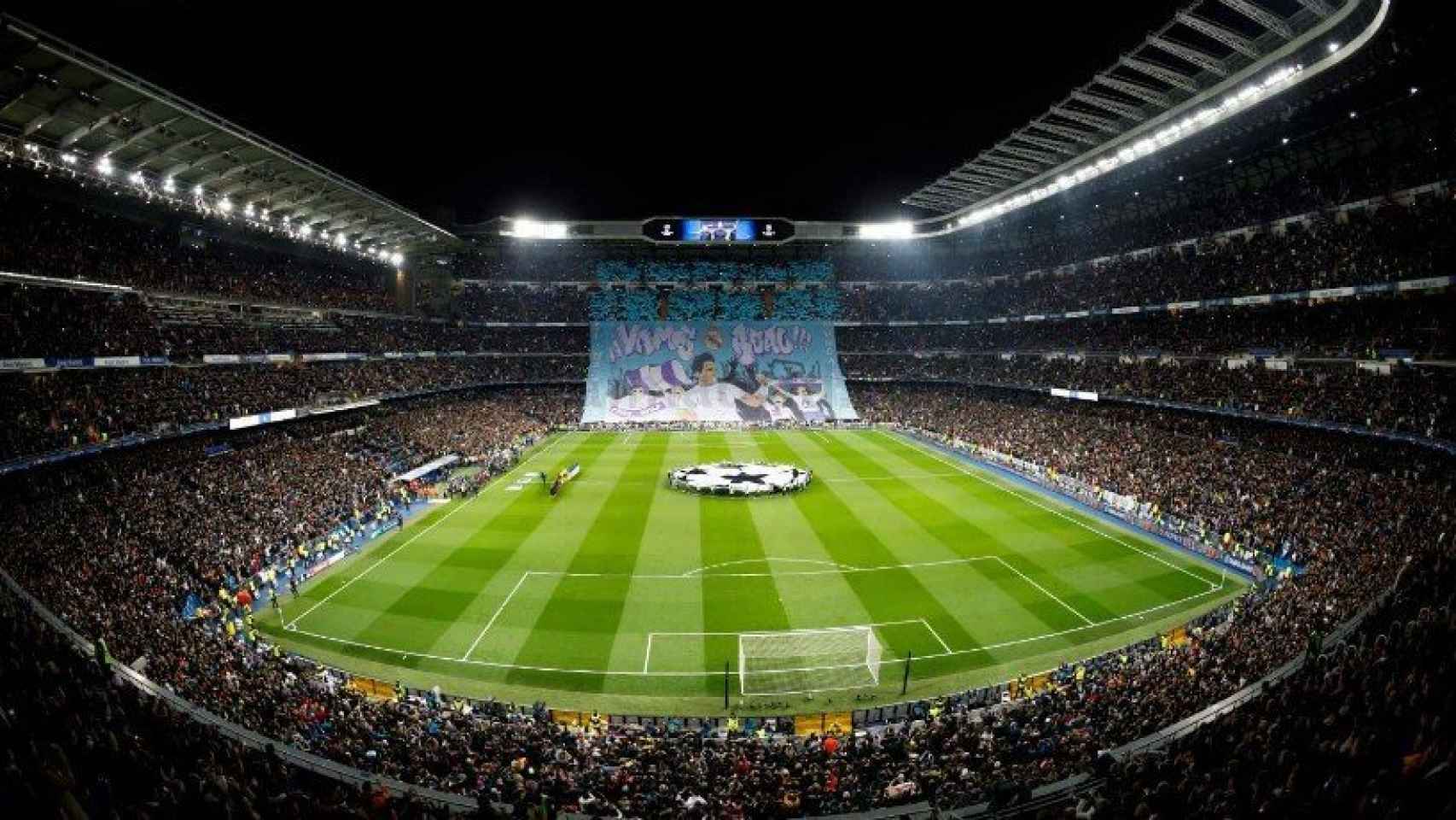 El Santiago Bernabéu con el tifo de Champions