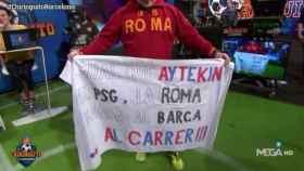 Así llegó Alfredo Duro a El Chiringuito tras la caída del Barça en Roma. Foto: Twitter (@elchiringuitotv)