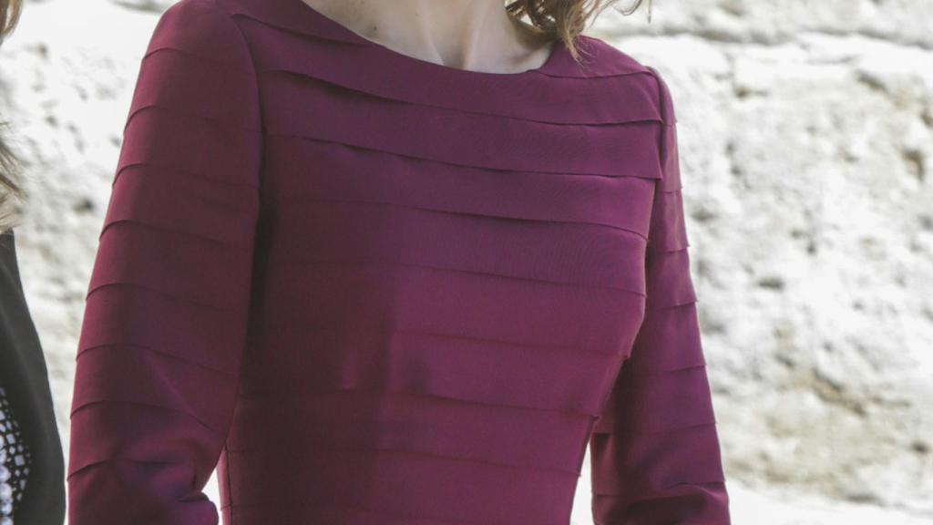 Letizia luciendo los pendientes 'Coolook'.