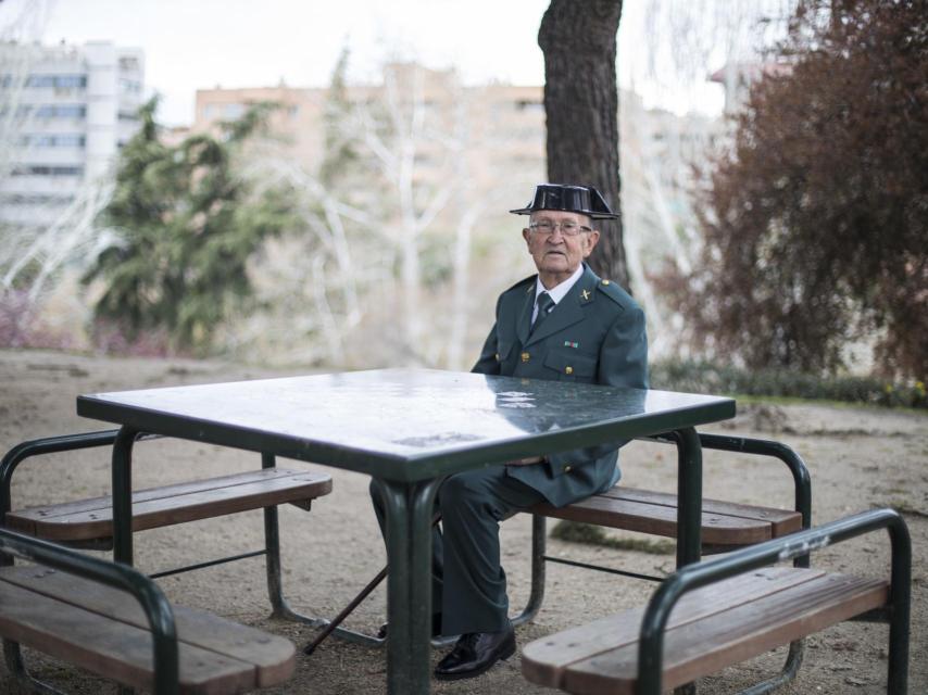 Fermín Garcés, en un parque en el madrileño barrio de Tetuán.