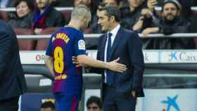 Iniesta y Valverde. Foto fcbarcelona.es