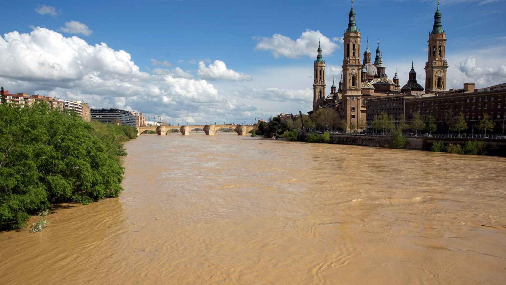 El Ebro, a su paso por Zaragoza.