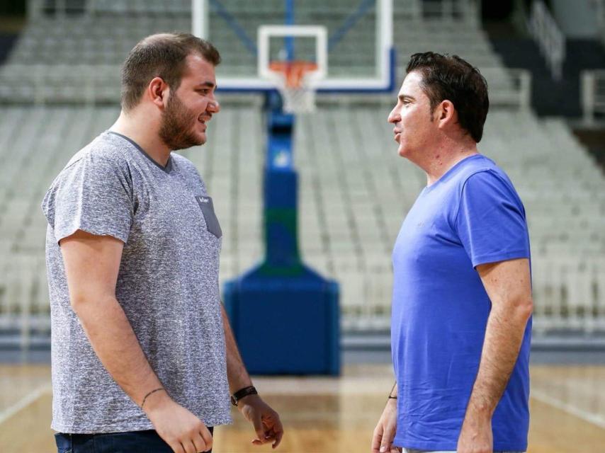 George Zakkas y Xavi Pascual durante una entrevista.