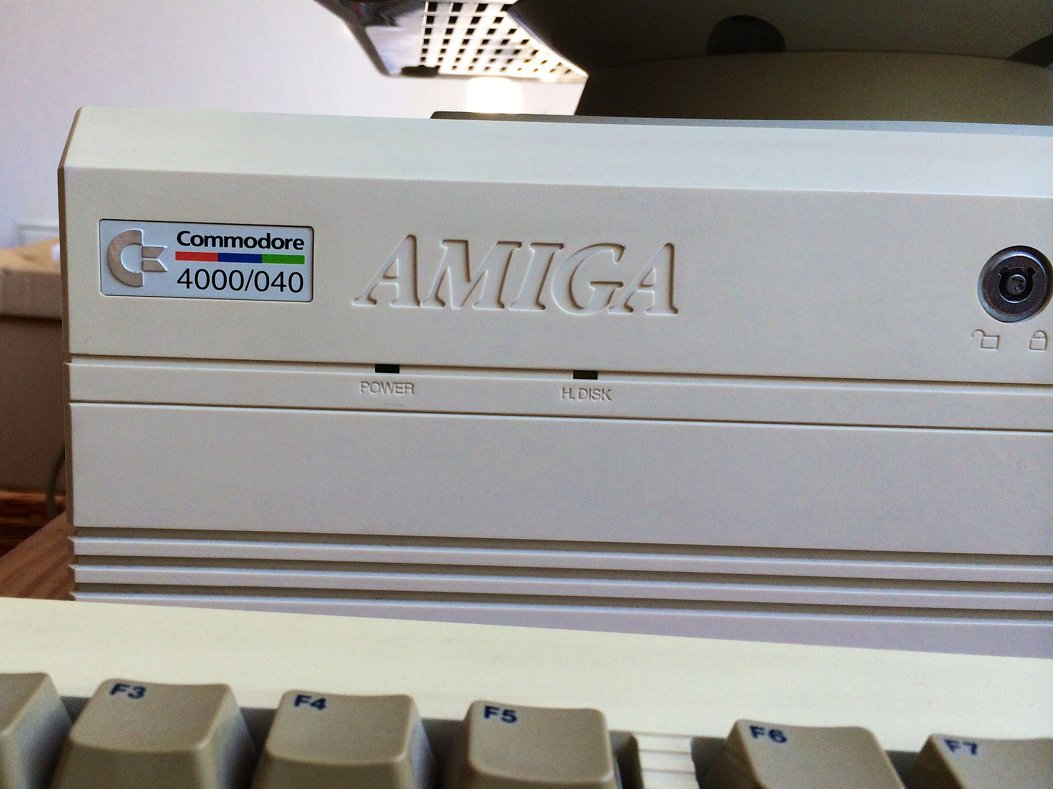 commodore-amiga-4000