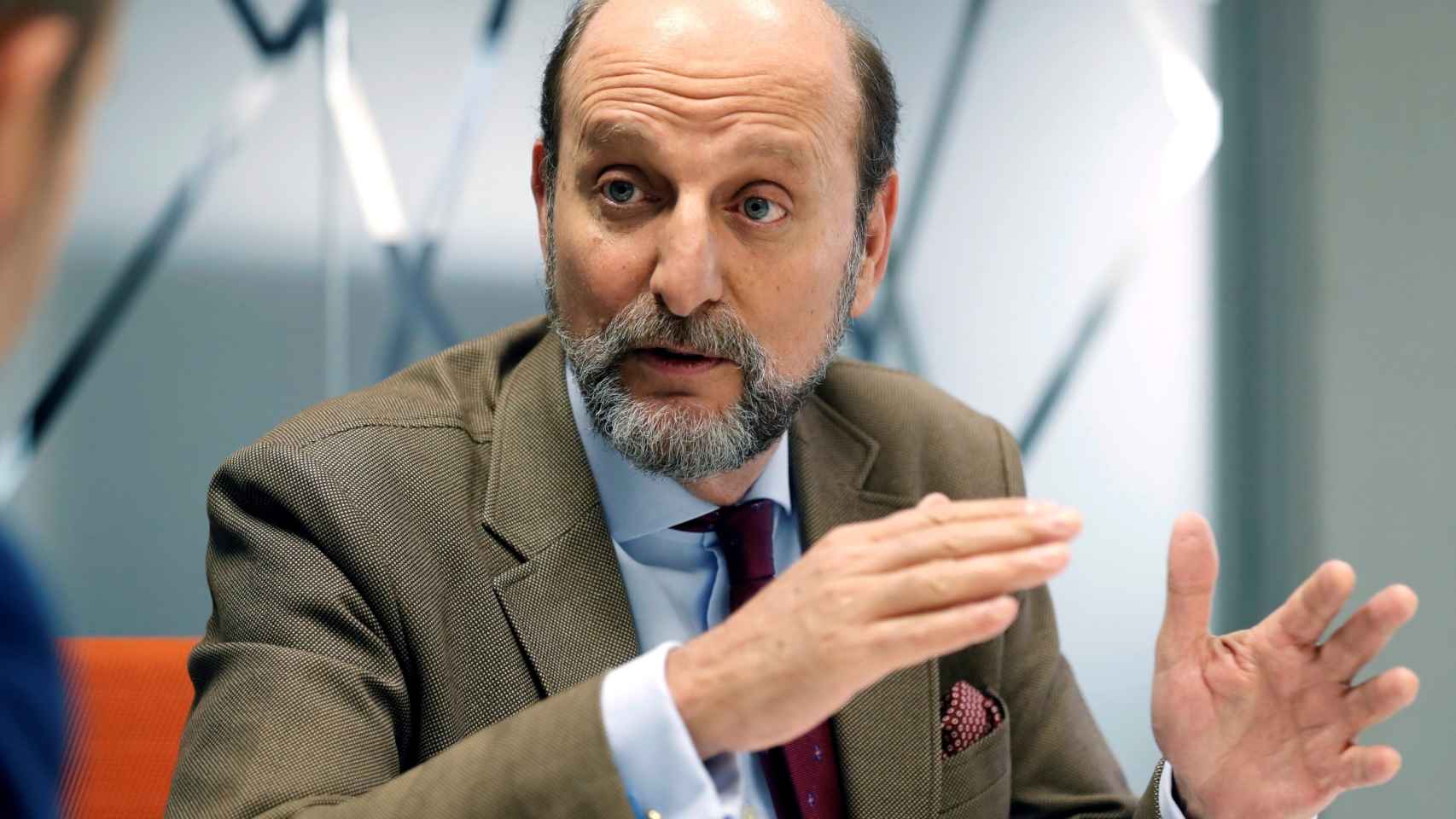 Fernández Sastrón, presidente de la SGAE, en su momento más crítico.