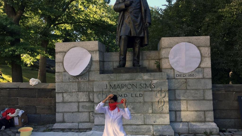 Nueva York retira la estatua de James Sims, el ginecólogo de las vaginas de  esclavas negras