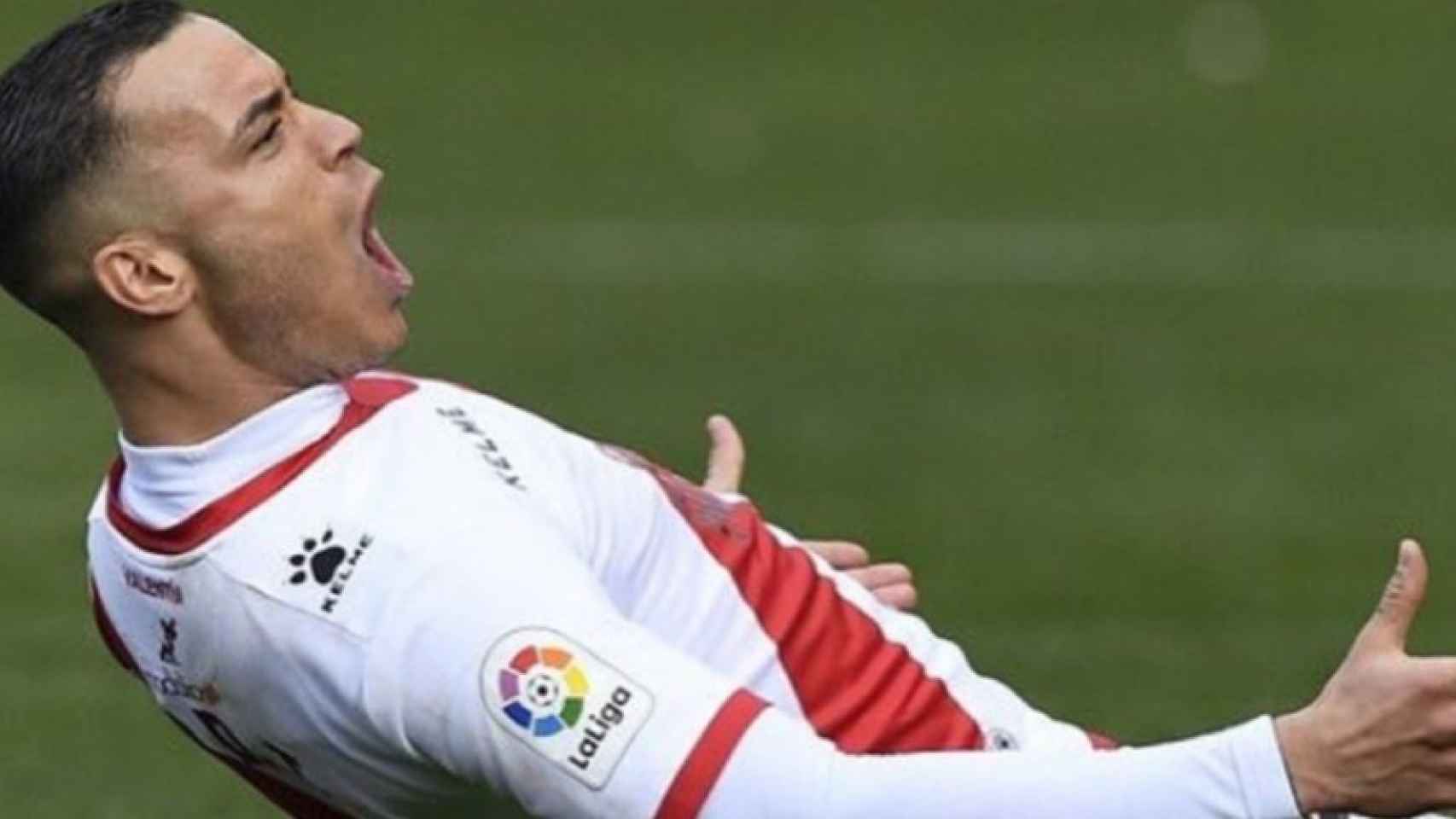 Raúl de Tomás celebra un gol con el Rayo Vallecano. Foto: Instagram (@rauldetomas17)