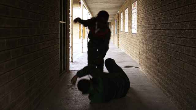 Escena de una agresión en un colegio.