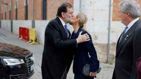 El presidente del Gobierno, Mariano Rajoy, con Cristina Cifuentes este lunes.