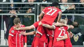 El Bayern celebra el pase a cuartos de la Champions. Foto: Twitter (@FCBayern)