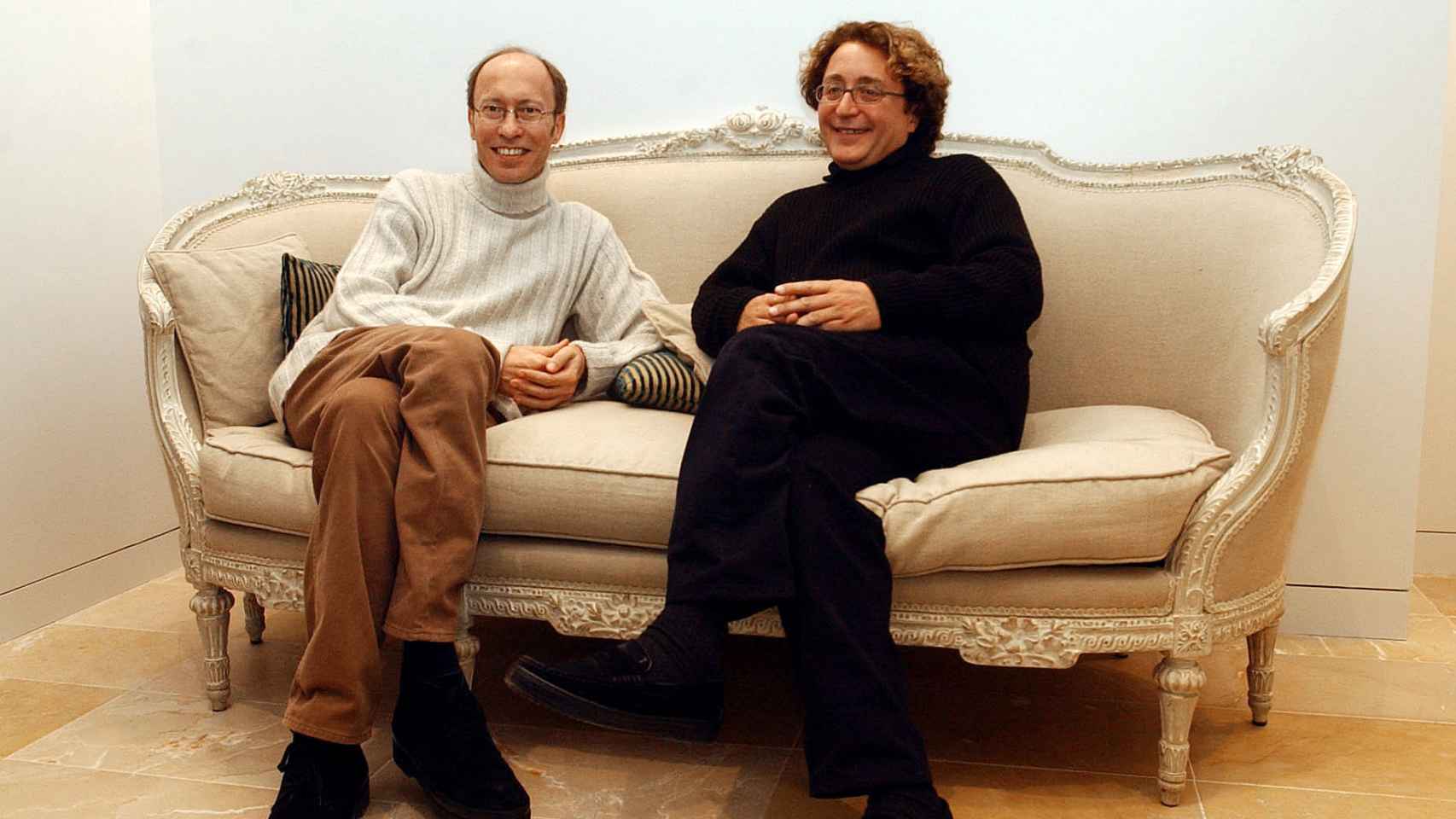 Victorio y Lucchino posando en 2003.