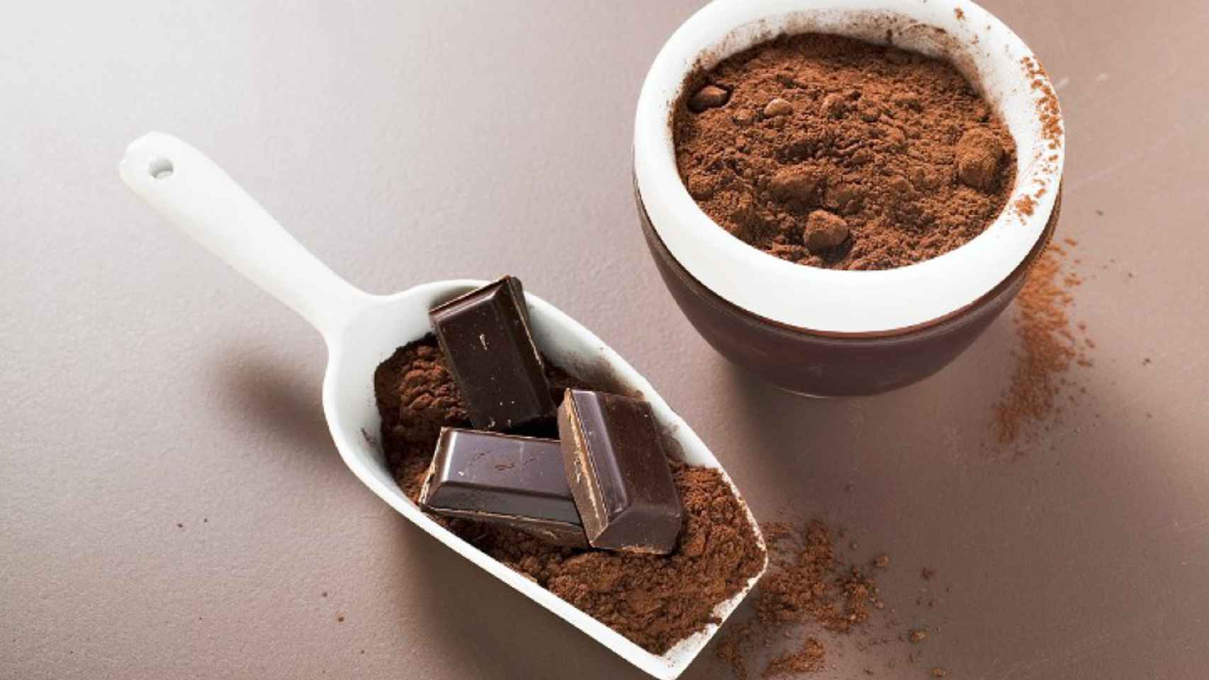 Cacao en polvo y chocolate.