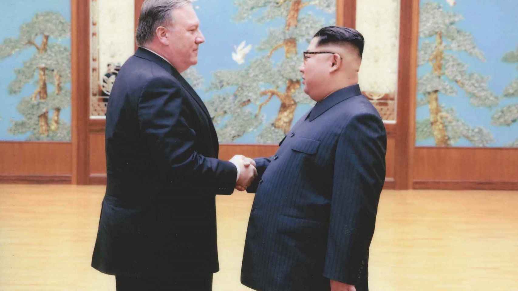 El secretario de Estado de EEUU, Mike Pompeo, y Kim Jong-un durante su reunión en Pyongyang.