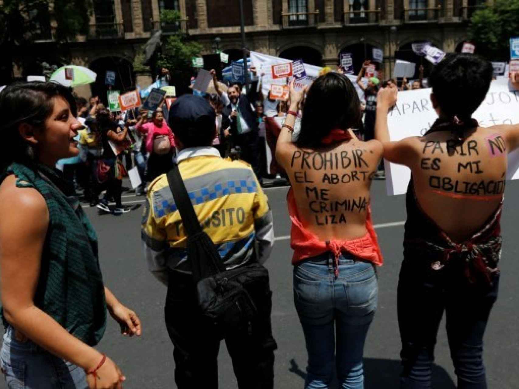 Concentración de una manifestación por el derecho al aborto en México