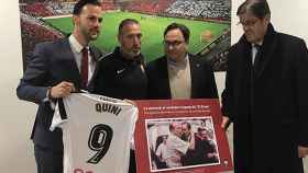 El Albacete rindió homenaje a Quini en los prolegómenos. (Albacete Balompié)