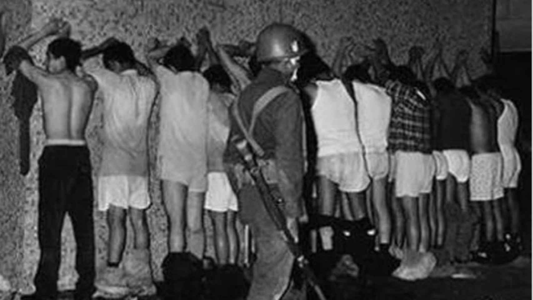 Una docena de estudiantes detenidos tras la masacre