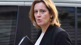 Dimite la ministra de Interior británica tras la polémica sobre las cuotas para deportar a ilegales