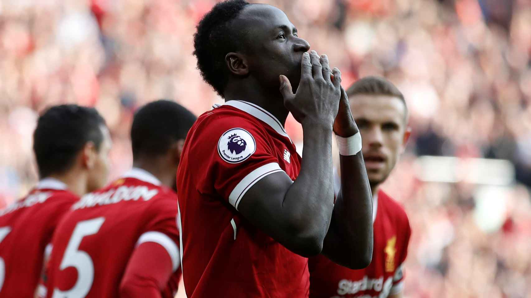 Sadio Mané celebra un gol con el Liverpool.