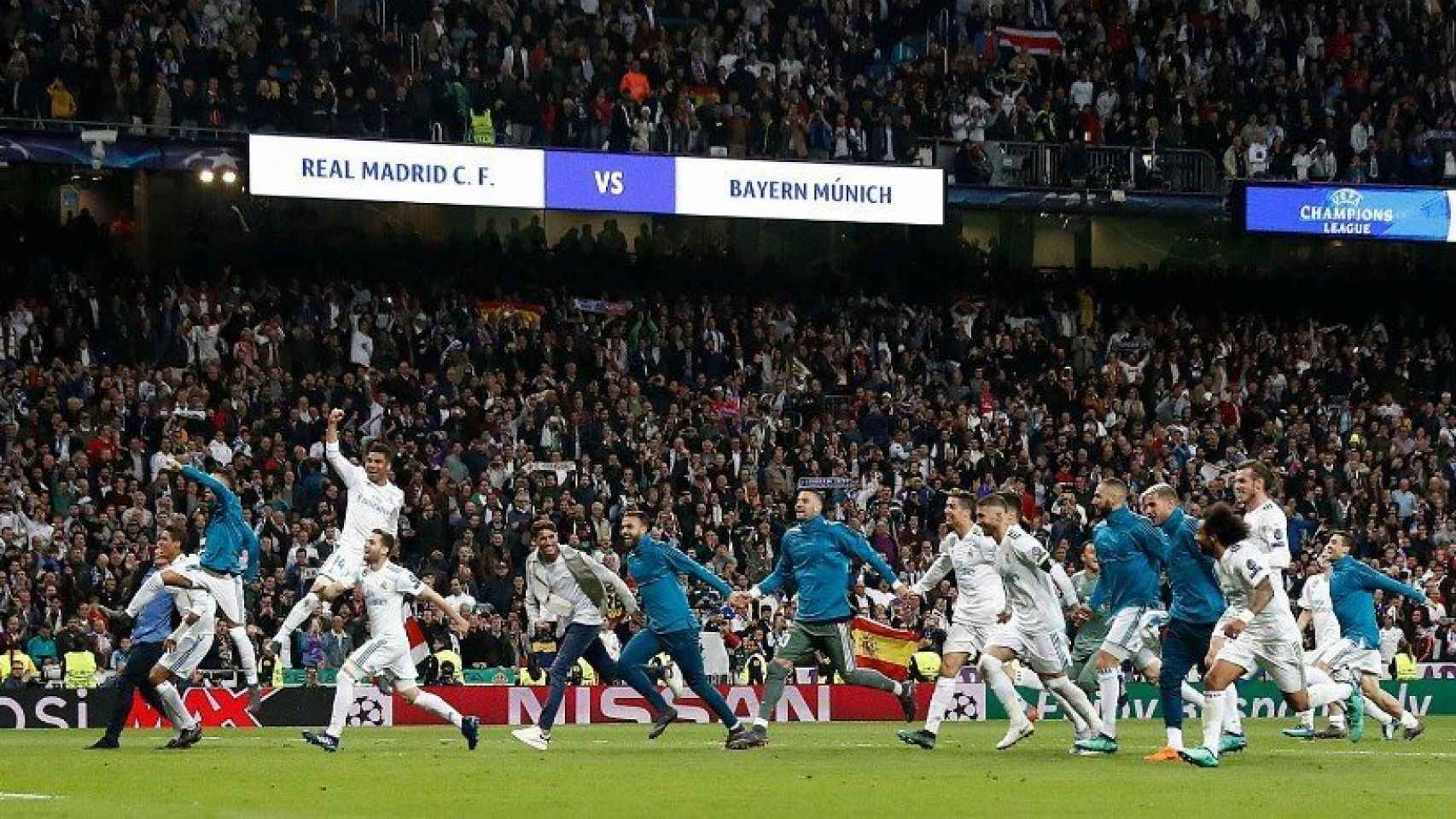 El Real Madrid celebra el pase a la final de Kiev