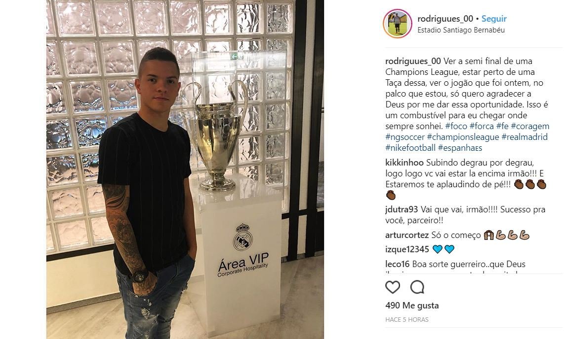 Rodrigo publica en su Instagram una foto con la Champions League en el Santiago Bernabéu. Foto: Instagram (@rodriguues_00).