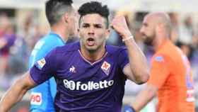Giovanni Simeone celebra un gol con la Fiorentina. Foto: Twitter (@acffiorentina)