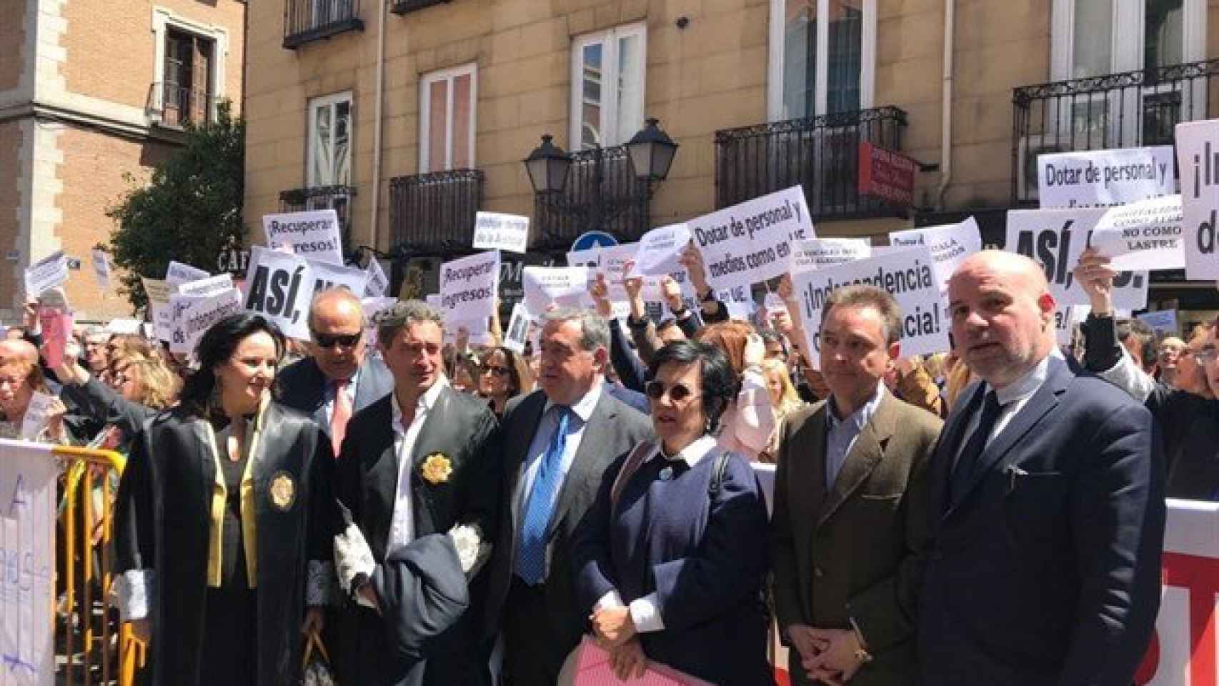 La manifestación ha tenido lugar frente a la sede del Ministerio de Justicia en Madrid