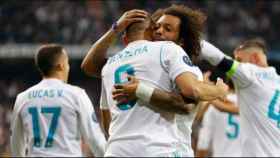 Benzema y Marcelo celebran un gol del Real Madrid