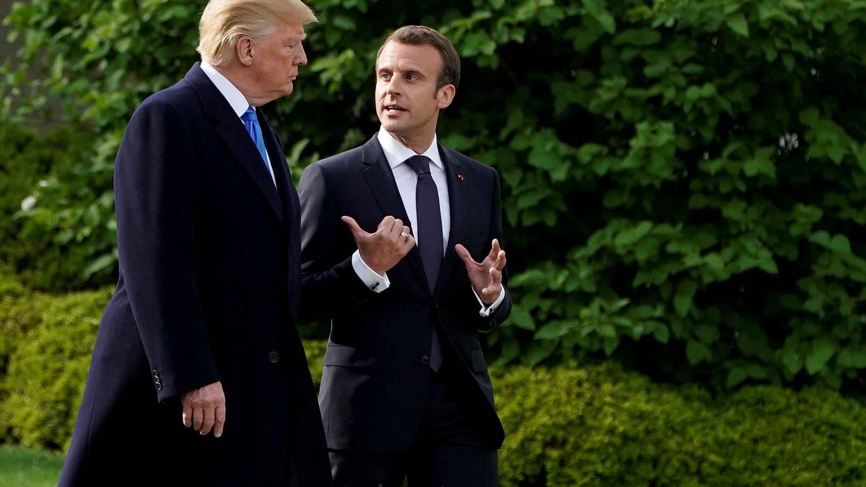 Macron conversa con Trump durante su reciente visita a Washington.