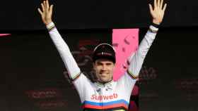 Dumoulin en uno de los podios de esta edición del Giro de Italia.