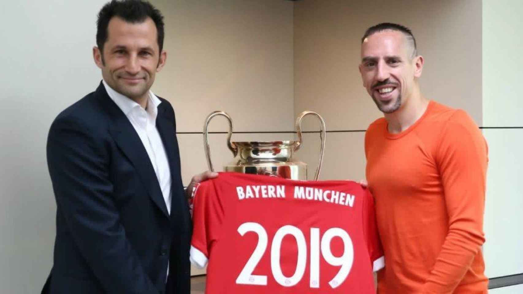 Ribéry renueva con el Bayern. Foto Twitter (@FCBayern)