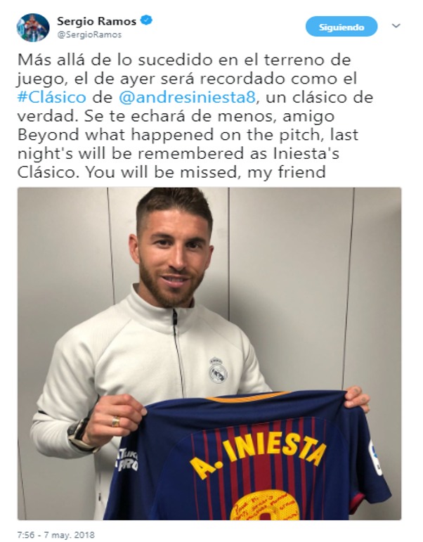 Ramos posa con la camiseta de Iniesta y le dedica un emotivo mensaje