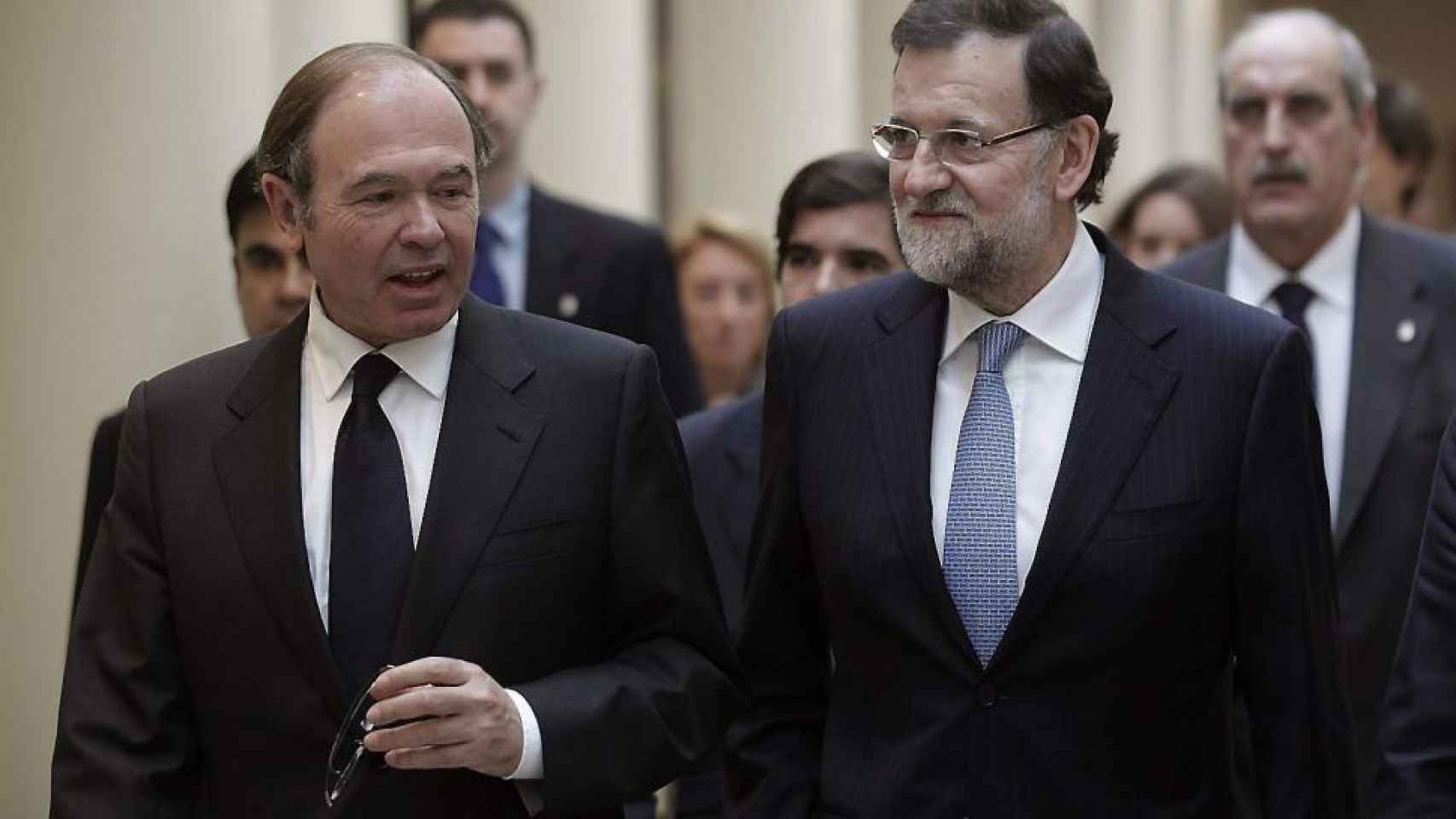 El presidente del Gobierno, Mariano Rajoy, con el presidente del Senado, Pío García-Escudero.
