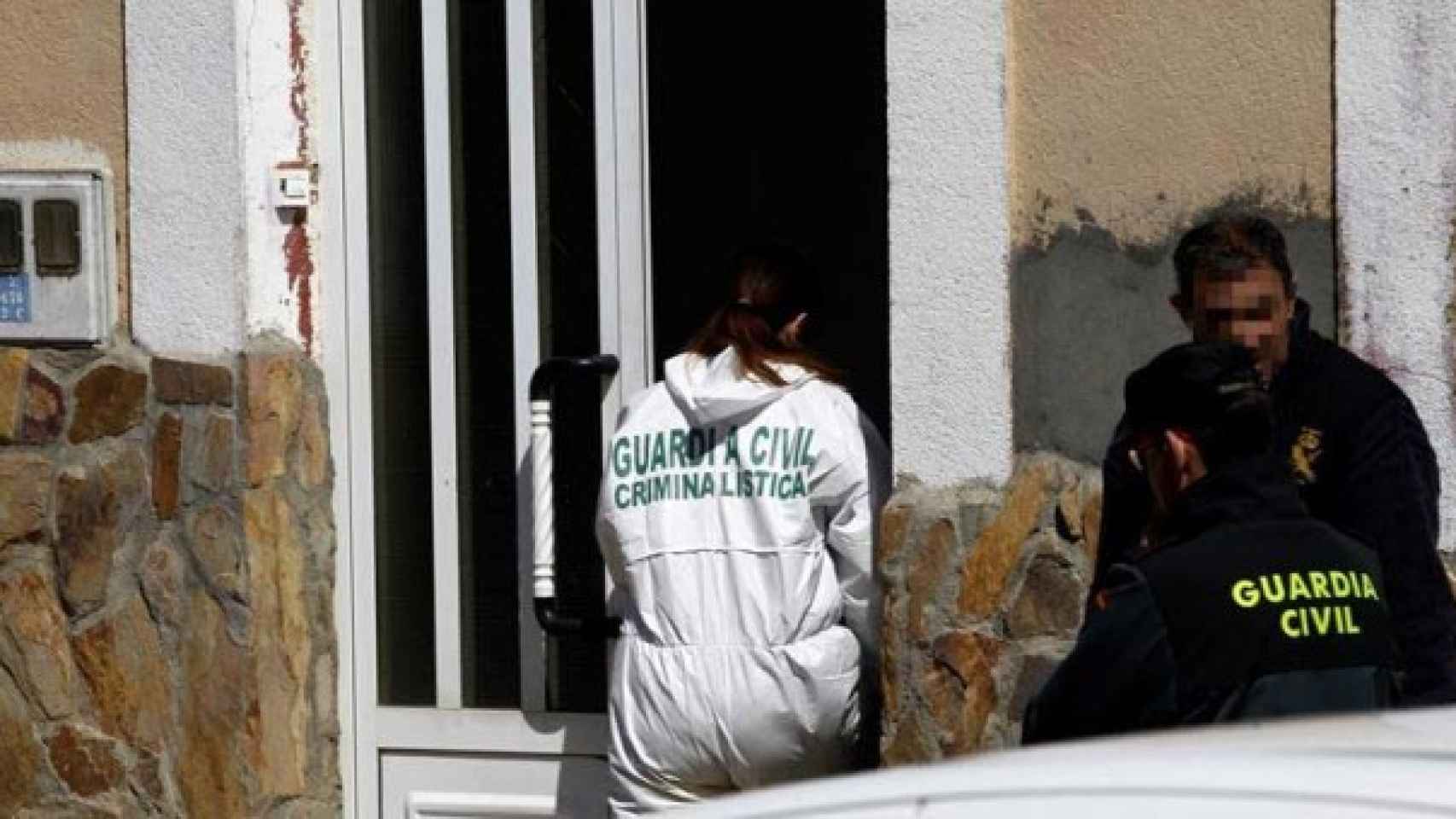 La Guardia Civil investiga en una casa de Castrogonzalo (Zamora).