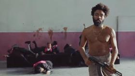 Fotograma de This is America, la polémica canción de Donald Glover, alias Childish Gambino.