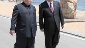 Ambos líderes se han reunido este martes en la ciudad de Dalian