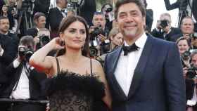 Bardem y Penélope Cruz hacen historia en Cannes pero Rajoy pasa de ellos. EFE.