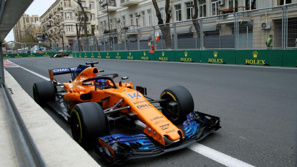 Fernando Alonso rueda con su McLaren.