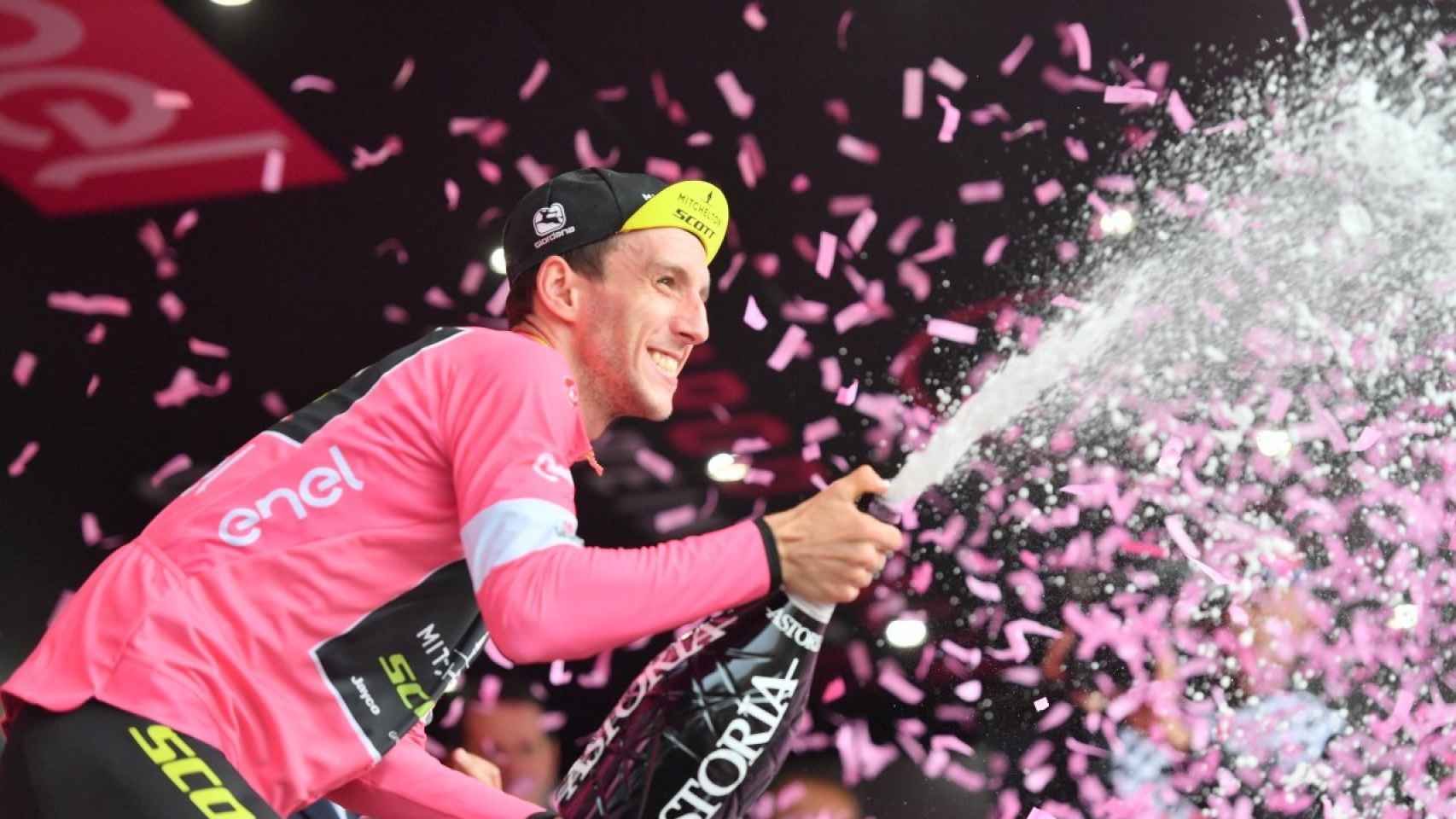 Simon Yates es el nuevo líder del Giro tras su ataque final en el Etna.