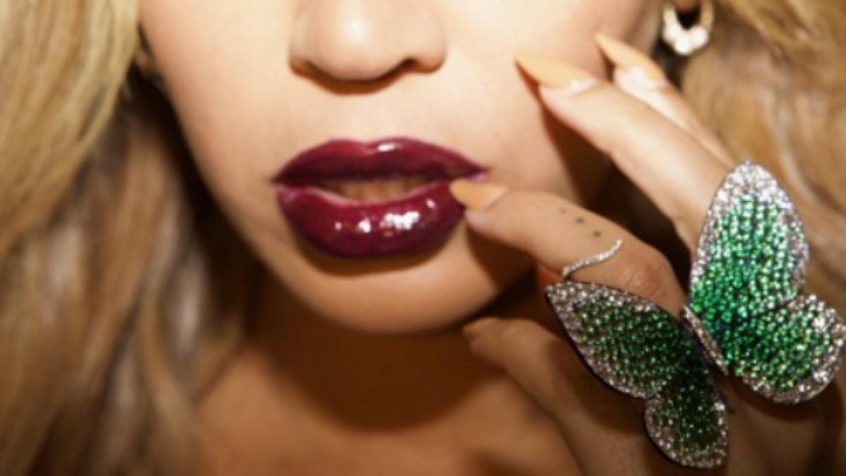 Beyoncé con el anillo Papillon.