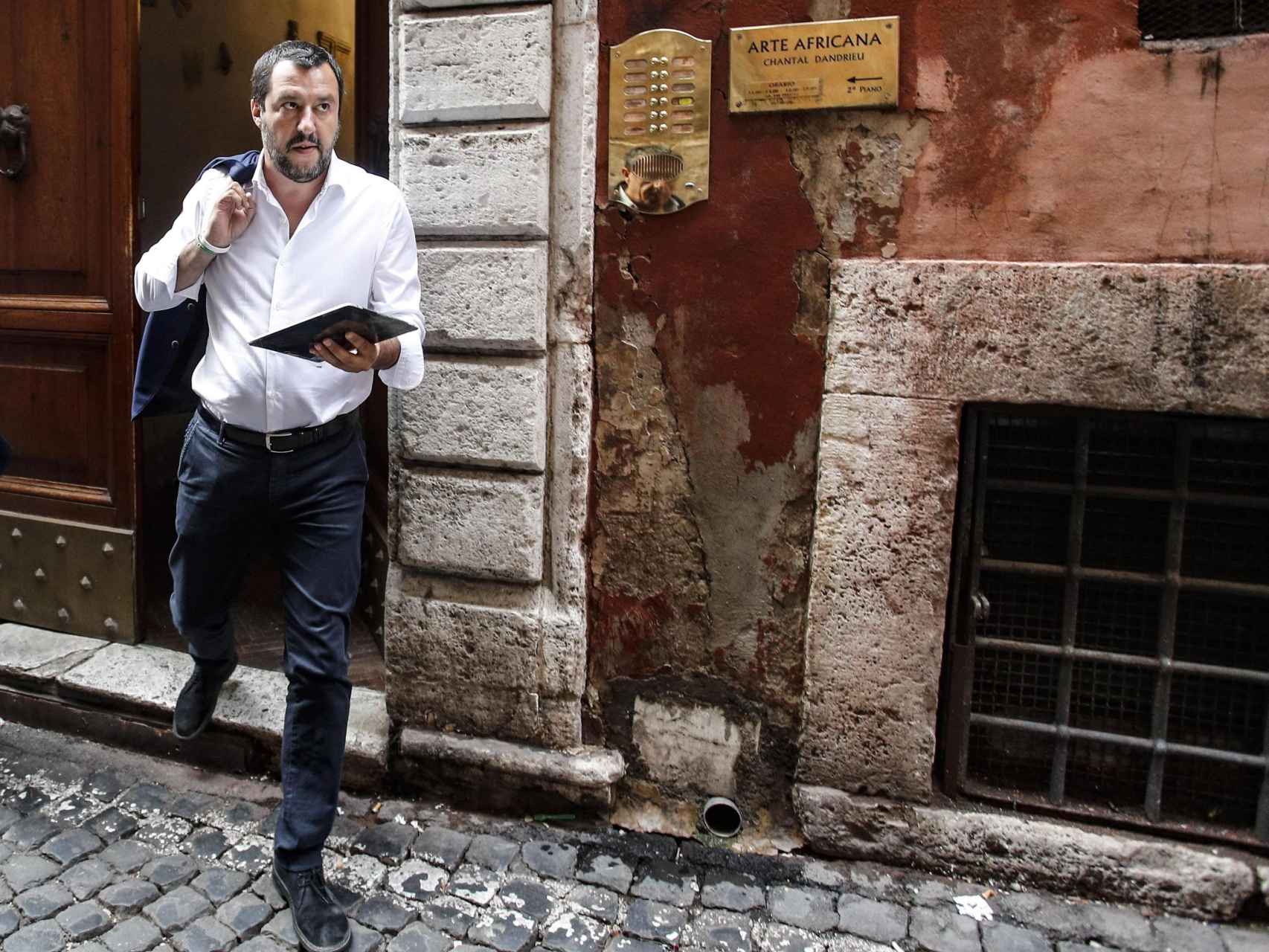 El líder de la ultraderechista Liga Norte, Matteo Salvini, tras la reunión con Luigi di Maio, líder del M5E.