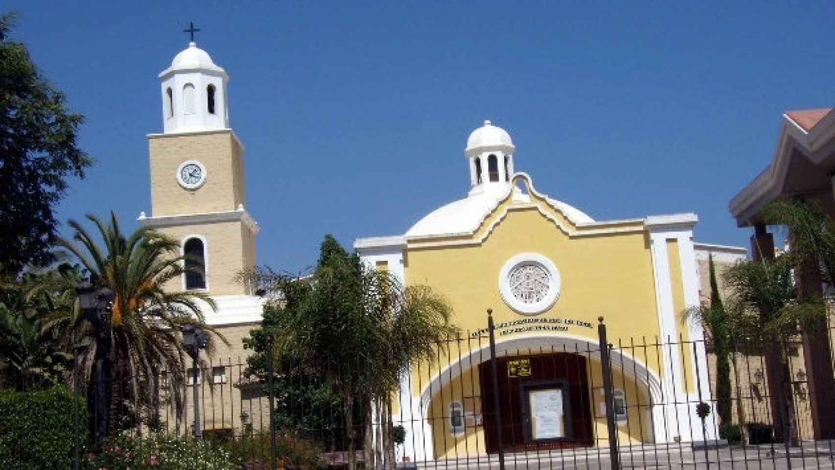 Iglesia parroquial de la Virgen del Rocío, en San Pedro de Alcántara.