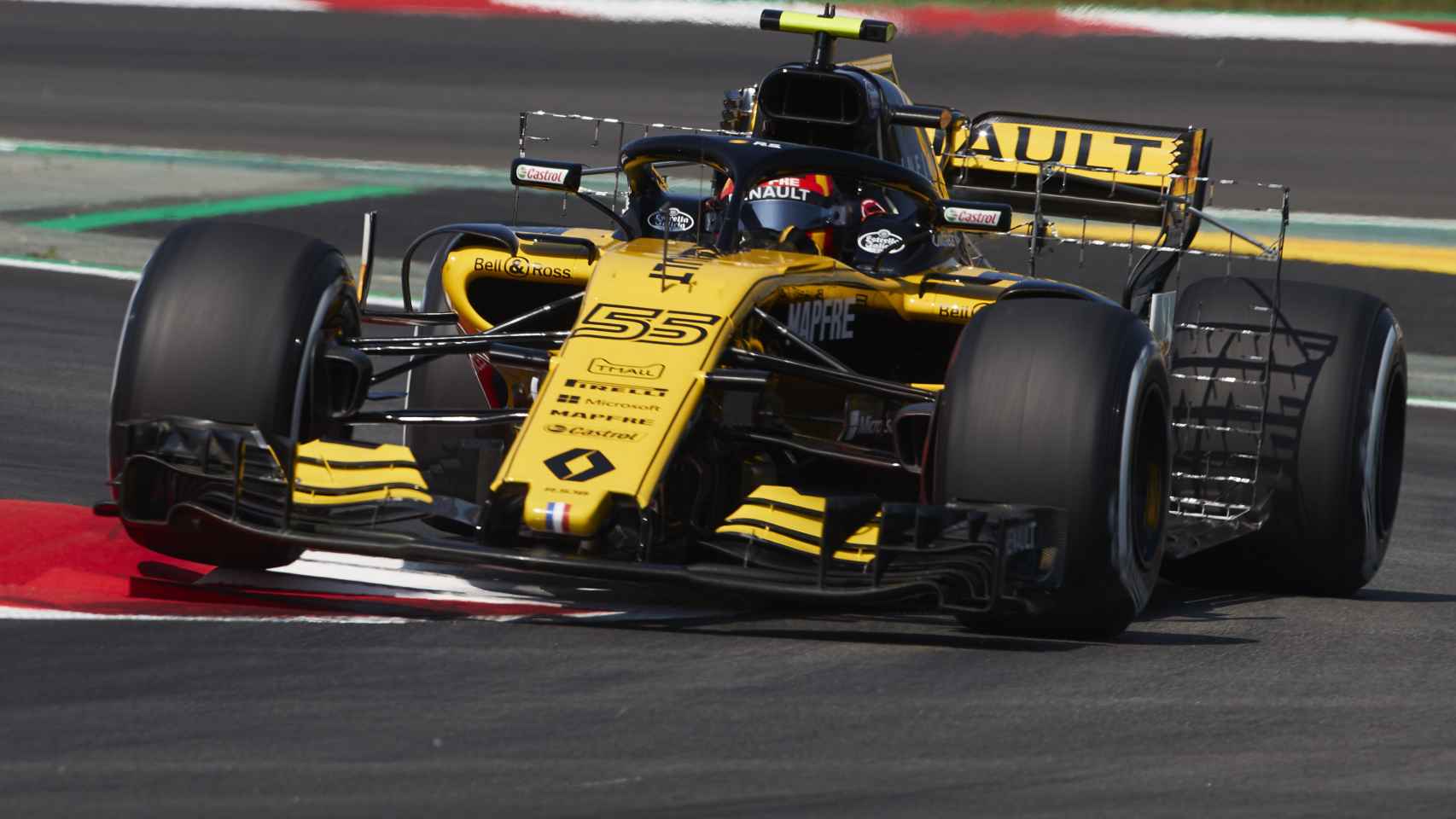 Carlos Sainz, con el Renault durante el GP de España de F1.