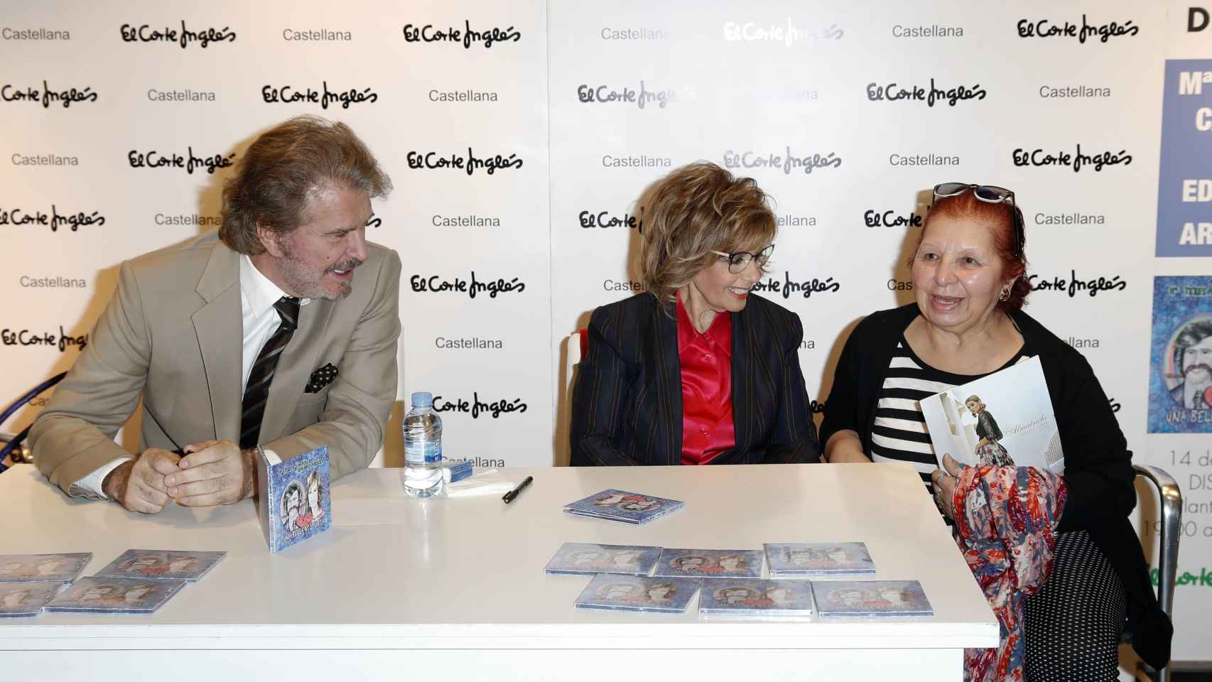 Edmundo Arrocet, Teresa Campos y la primera persona a la que firmaron.