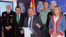 El ministro del Interior, Juan Ignacio Zoido, durante la rueda de prensa que ha ofrecido en Marbella.