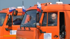El presidente ruso Vladimir Putin, en un camión durante la inauguración del puente de Kerch.