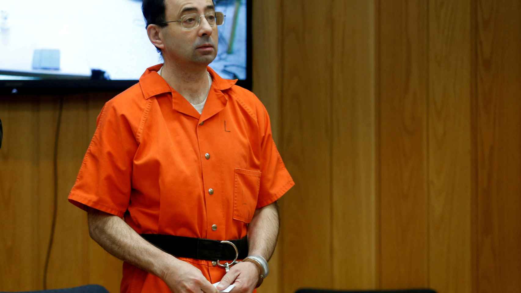 Larry Nassar durante el juicio en que cientos de víctimas contaron su historia frente a él.