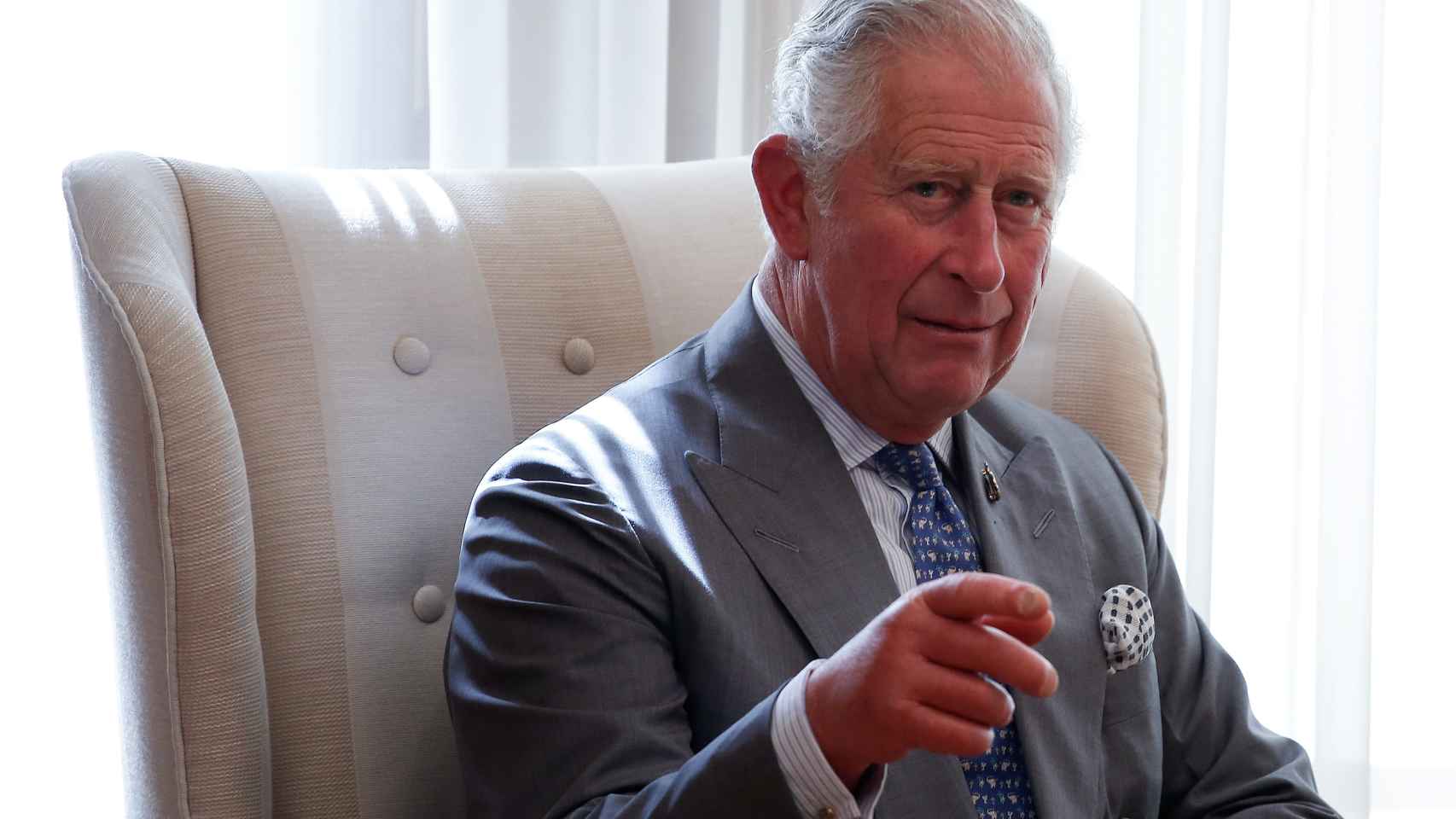 Desde que dio positivo por coronavirus, el príncipe Carlos de Inglaterra ha estado autoaisaldo en el castillo de Balmoral, en Escocia.