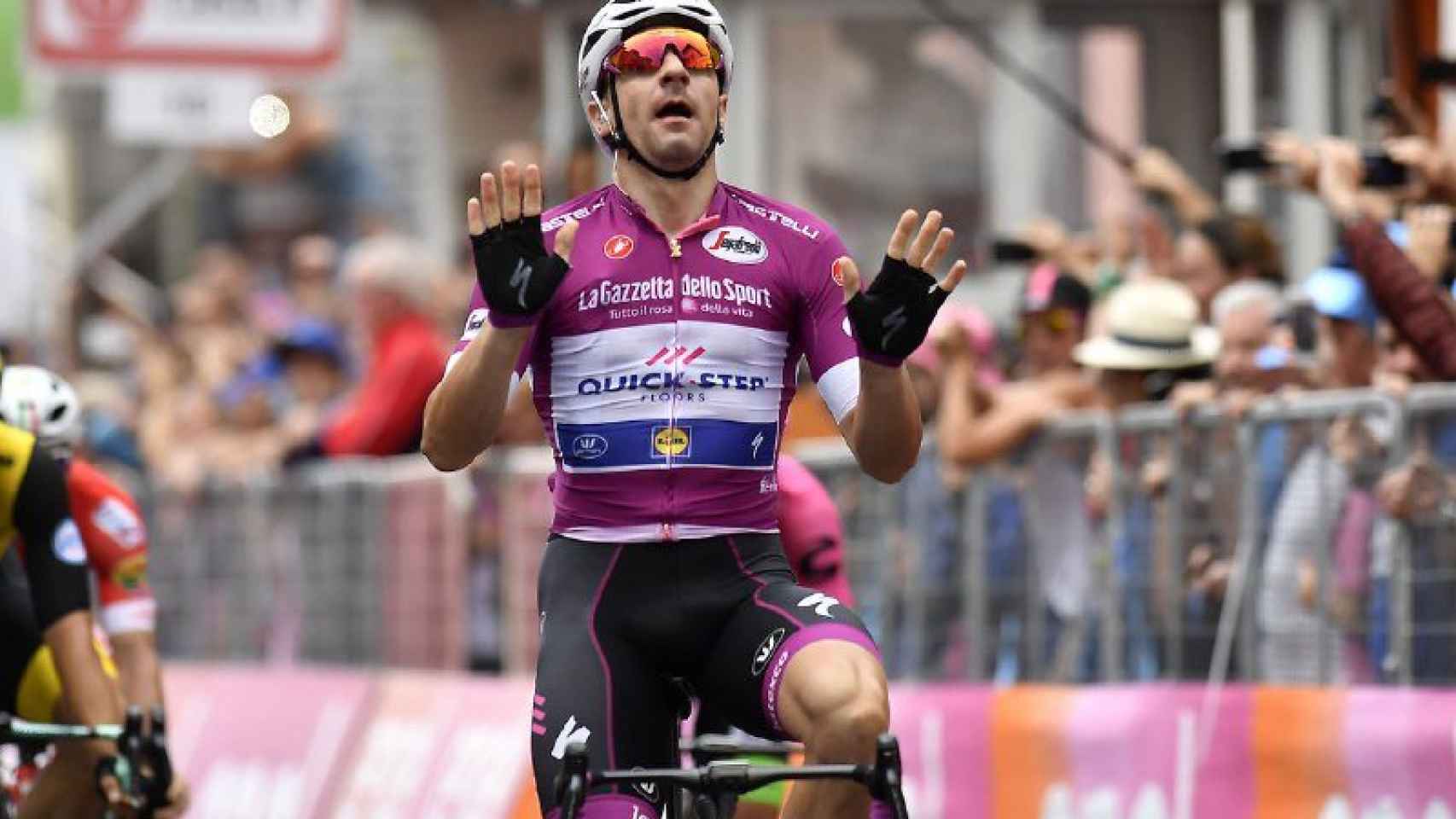 Viviani se impuso por tercera vez en lo que va de Giro.