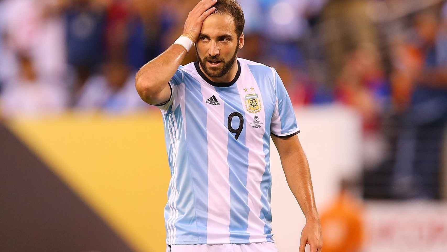 Higuaín con Argentina: todavía se le recuerdan sus fallos en 2014.
